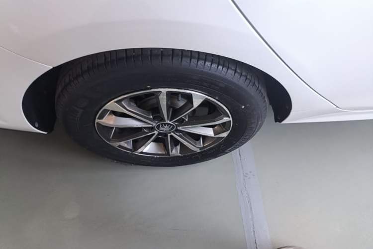 Used BYD Qin Pro New Energy 2019 DM Super Edition 1.5TI Automatic Smart Connect X-Trail Model China VI Standard Right Rear Wheel Hub