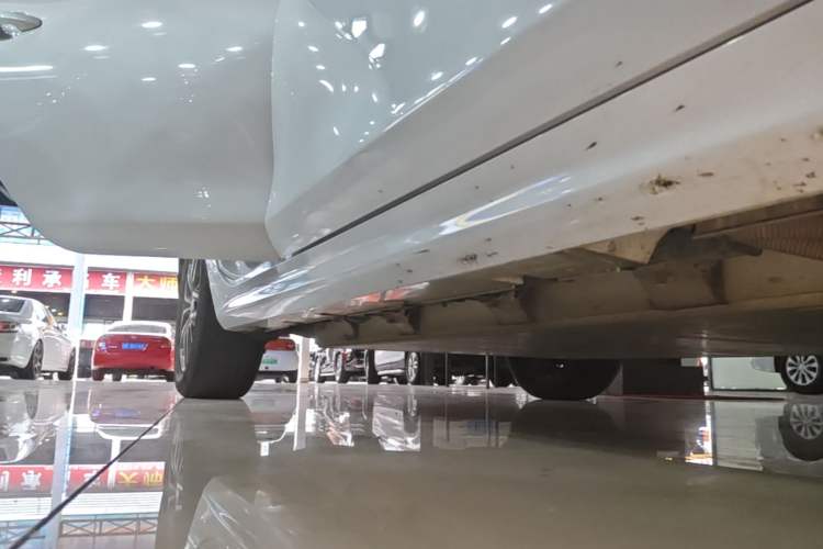 Used BYD Qin Pro New Energy 2019 EV Super Edition High-Power Smart Connect Luxurious Model Right Side Sill