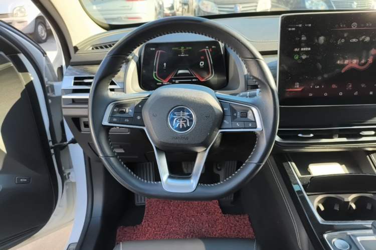 Used BYD Qin Pro New Energy 2019 EV Super Edition High-Power Smart Connect Luxurious Model Steering Wheel