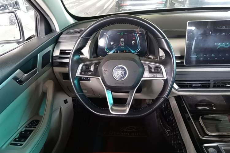 Used BYD Qin Pro New Energy 2019 DM Super Edition 1.5TI Automatic Smart Connect X-Trail Model China VI Standard Steering Wheel