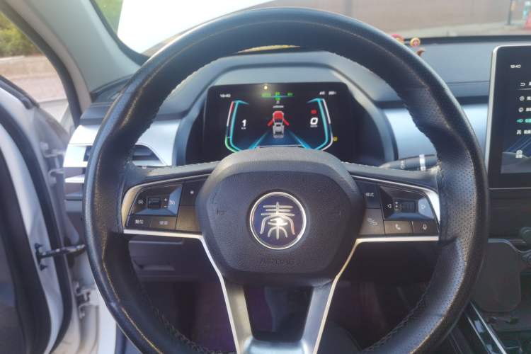 Used BYD Qin Pro New Energy 2019 DM Super Edition 1.5TI Automatic Smart Connect X-Trail Model China VI Standard Steering Wheel