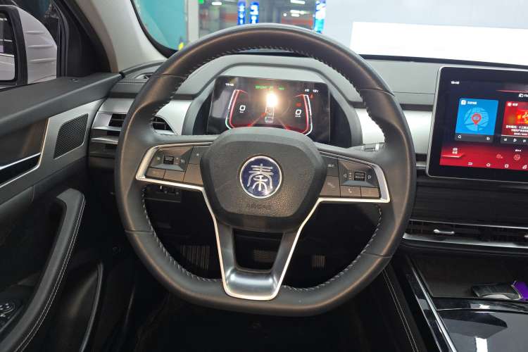Used BYD Qin Pro New Energy 2019 DM Super Edition 1.5TI Automatic Smart Connect X-Trail Model China VI Standard Steering Wheel