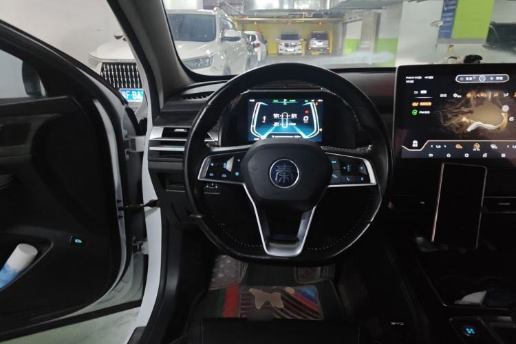 Used BYD Qin Pro New Energy 2019 EV Super Edition High-Power Smart Connect Luxurious Model Steering Wheel