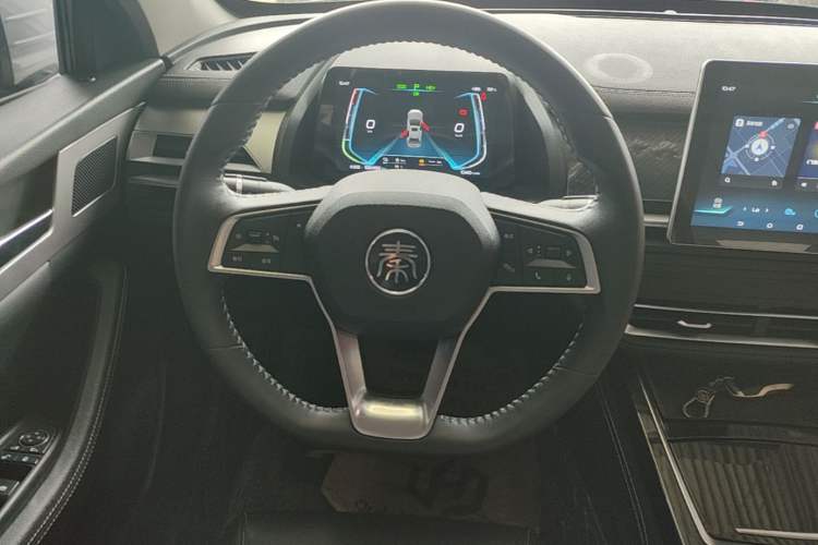 Used BYD Qin Pro New Energy 2019 DM Super Edition 1.5TI Automatic Smart Connect X-Trail Model China VI Standard Steering Wheel
