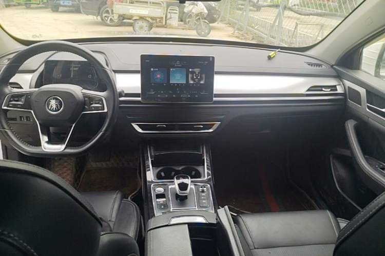 Used BYD Qin Pro New Energy 2019 DM Super Edition 1.5TI Automatic Smart Connect Prestige Model China VI Standard Steering Wheel