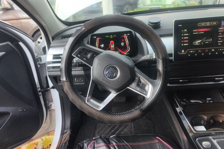 Used BYD Qin Pro New Energy 2019 DM Super Edition 1.5TI Automatic Smart Connect X-Trail Model China VI Standard Steering Wheel