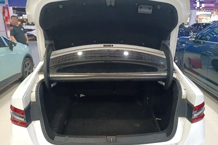 Used BYD Qin Pro New Energy 2019 DM Super Edition 1.5TI Automatic Smart Connect X-Trail Model China VI Standard Trunk