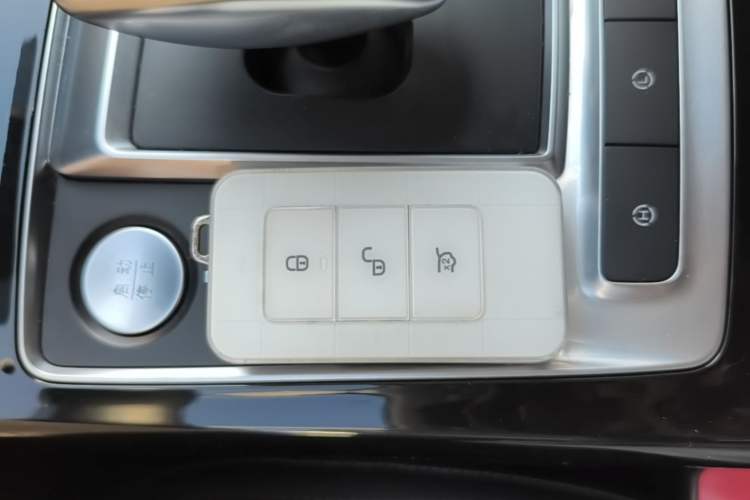Used BYD Qin Pro New Energy 2019 EV Super Edition High-Power Smart Connect Luxurious Model Vehicle Key