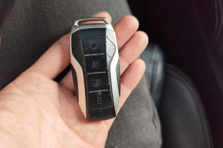 Used BYD Qin Pro New Energy 2019 DM Super Edition 1.5TI Automatic Smart Connect Prestige Model China V Standard Vehicle Key