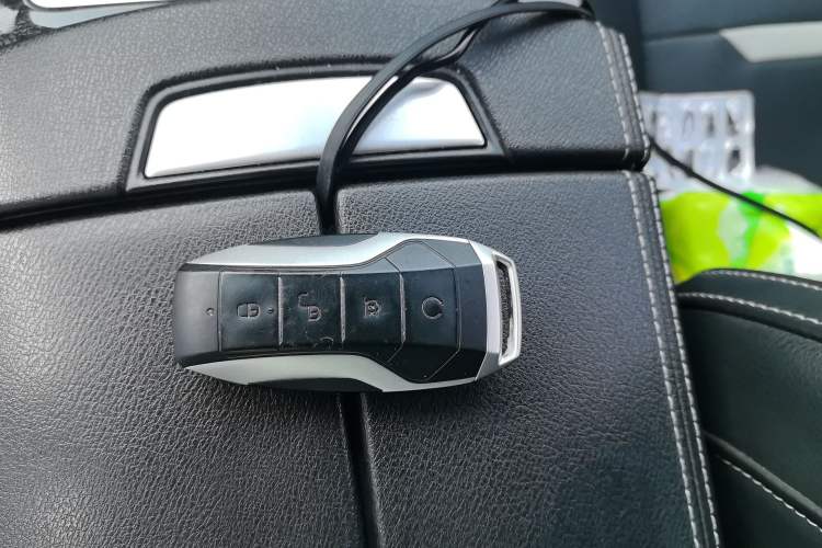 Used BYD Qin Pro New Energy 2019 EV Super Edition Standard Version Smart Connect Leading Style Vehicle Key