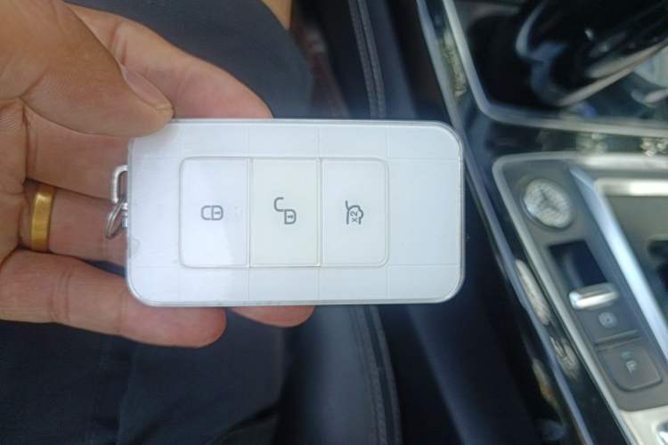 Used BYD Qin Pro New Energy 2019 EV Super Edition High-Power Smart Connect Luxurious Model Vehicle Key