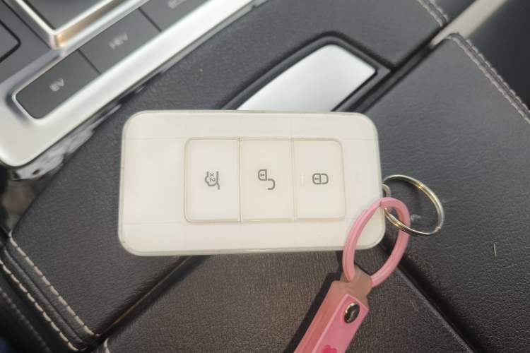 Used BYD Qin Pro New Energy 2019 DM Super Edition 1.5TI Automatic Smart Connect Speedy Model China V Standard Vehicle Key