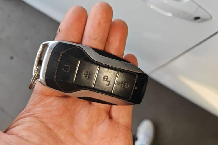 Used BYD Qin Pro New Energy 2019 DM 1.5TI Automatic Navigation Edition Vehicle Key