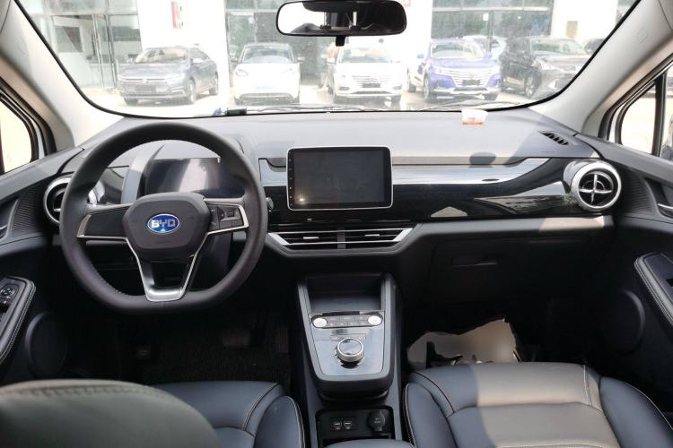 Used BYD S2 2019 Yue – Basic Model Center Console