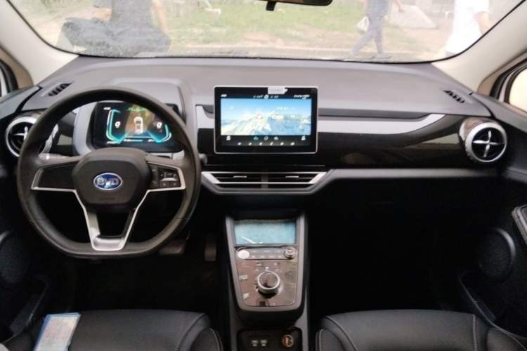 Used BYD S2 2019 YUE Comfort Model Center Console