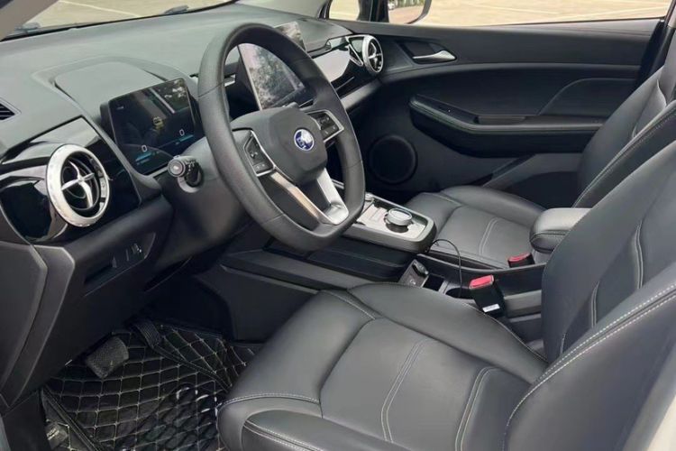 Used BYD S2 2019 Innovation Luxury Version Interior 2