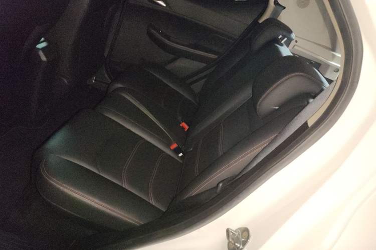Used BYD S2 2019 Smart Standard Version Interior 4
