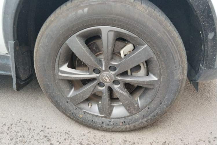 Used BYD S2 2019 YUE Comfort Model Right Front Wheel Hub