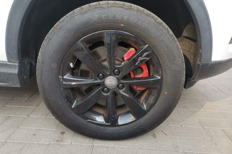 Used BYD S2 2019 Smart Standard Version Right Front Wheel Hub