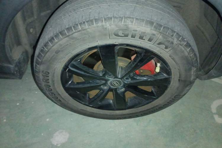 Used BYD S2 2019 YUE Comfort Model Right Front Wheel Hub