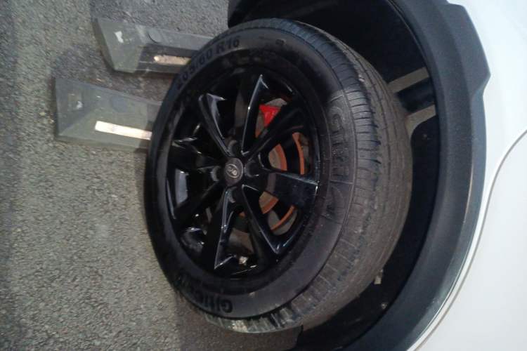 Used BYD S2 2019 YUE Comfort Model Right Rear Wheel Hub