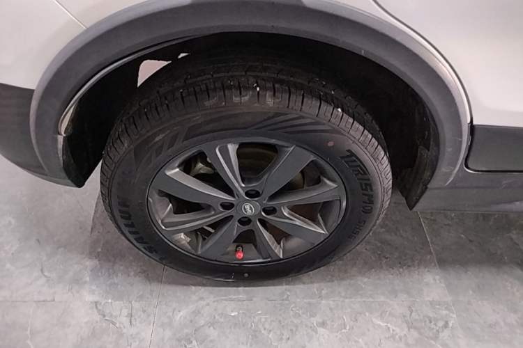 Used BYD S2 2019 YUE Comfort Model Right Rear Wheel Hub