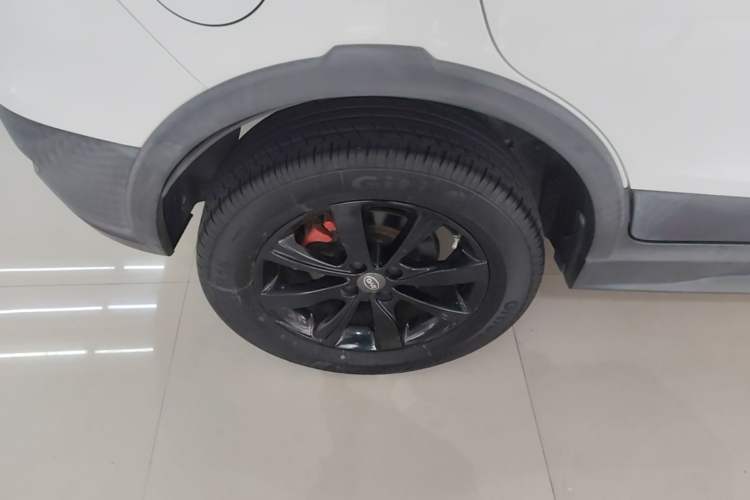 Used BYD S2 2019 YUE Comfort Model Right Rear Wheel Hub