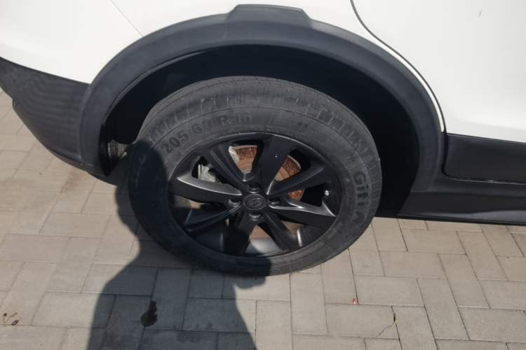 Used BYD S2 2019 YUE Comfort Model Right Rear Wheel Hub