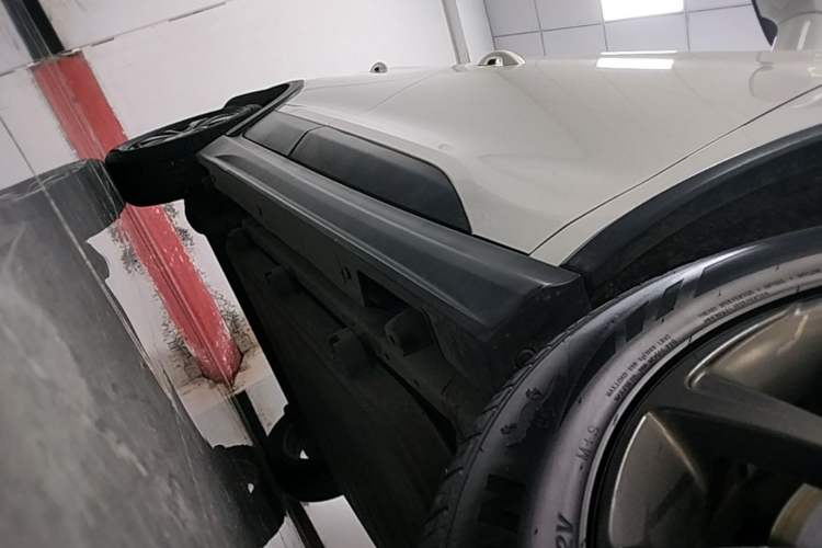 Used BYD S2 2019 YUE Comfort Model Right Side Sill