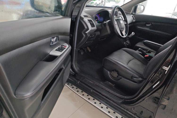 Used BYD S6 2014 2.0L Manual Luxury 5-Seater Driver Seat