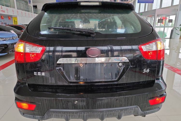 Used BYD S6 2014 2.0L Manual Luxury 5-Seater Rear