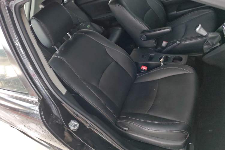 Used BYD S6 2014 2.0L Manual Luxury 5-Seater Right Front Seat