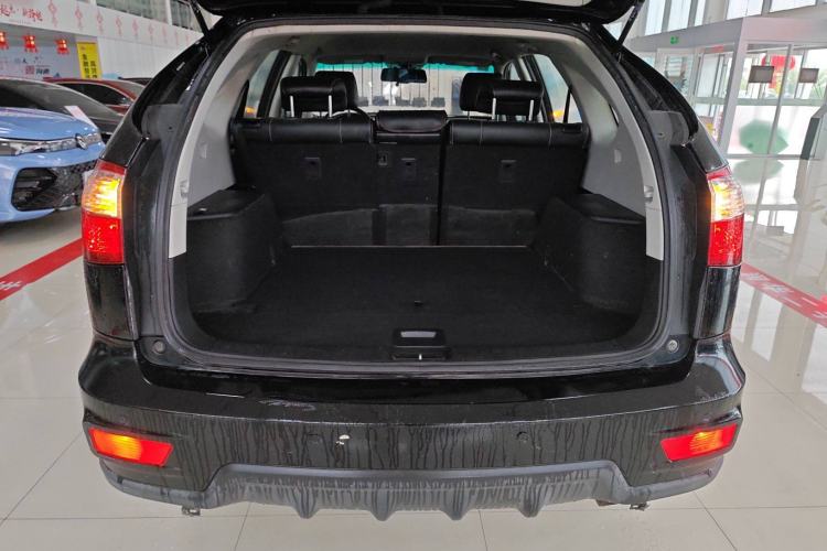 Used BYD S6 2014 2.0L Manual Luxury 5-Seater Trunk