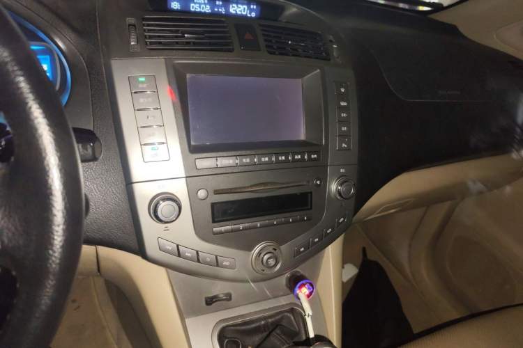 Used BYD S6 2011 2.0L Manual Luxury Version Audio And AC Panel