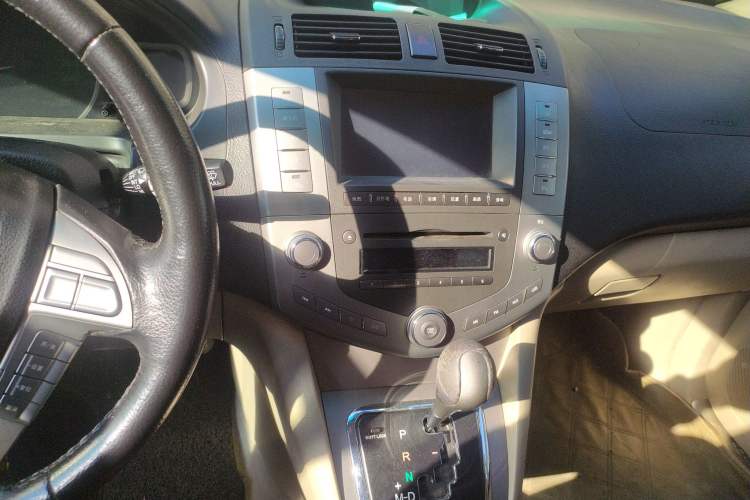 Used BYD S6 2011 2.4L Automatic Luxury Edition Audio And AC Panel