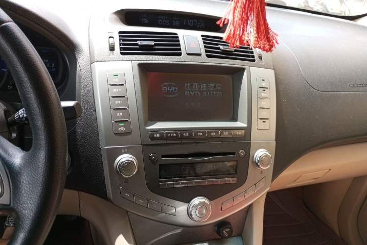 Used BYD S6 2011 2.0L Manual Luxury Version Audio And AC Panel