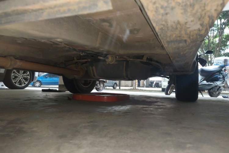 Used BYD S6 2011 2.0L Manual Luxury Version Chassis Front Left