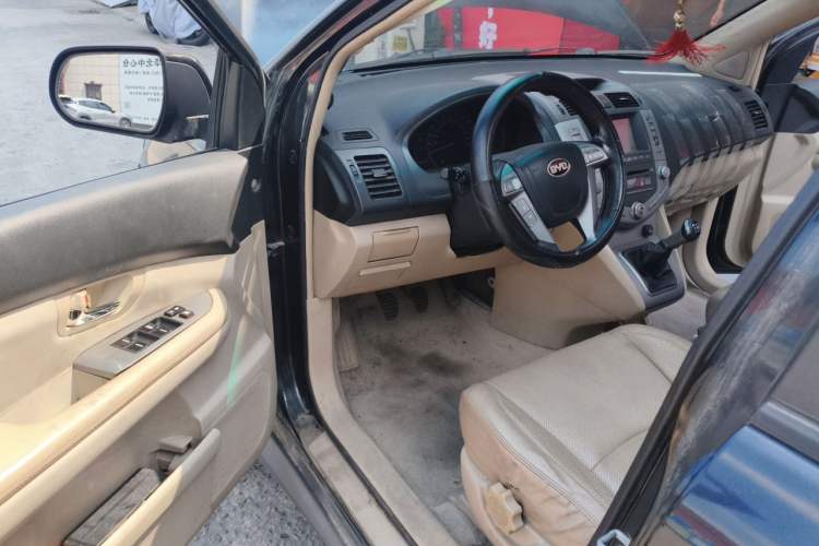 Used BYD S6 2011 2.0L Manual Luxury Version Driver Seat