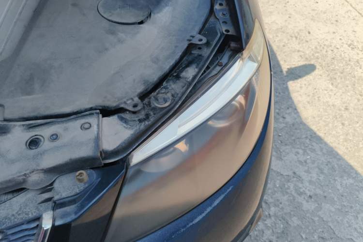 Used BYD S6 2011 2.0L Manual Luxury Version Engine Bay Left