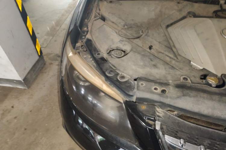 Used BYD S6 2011 2.0L Manual Luxury Version Engine Bay Right