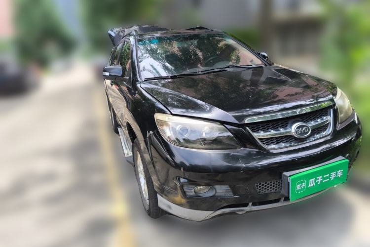 Used BYD S6 2011 2.0L Manual Luxury Version Front Right 45 Deg