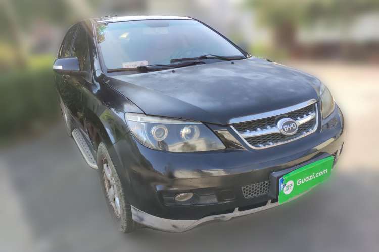 Used BYD S6 2011 2.0L Manual Luxury Edition Front Right 45 Deg