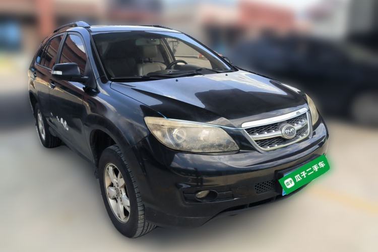 Used BYD S6 2011 2.0L Manual Luxury Version Front Right 45 Deg