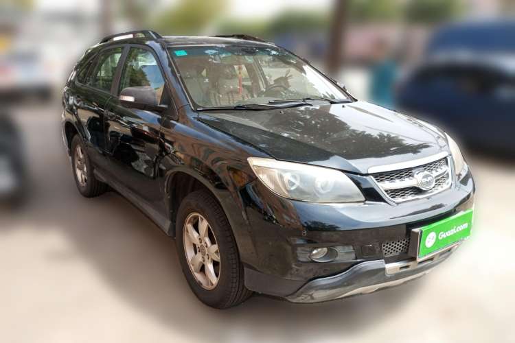 Used BYD S6 2011 2.0L Manual Luxury Version Front Right 45 Deg