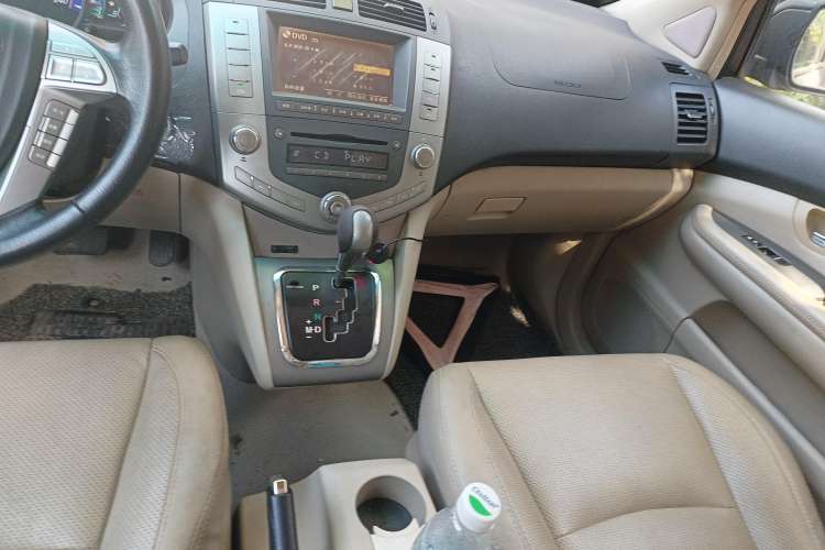 Used BYD S6 2011 2.4L Automatic Luxury Edition Gear Lever