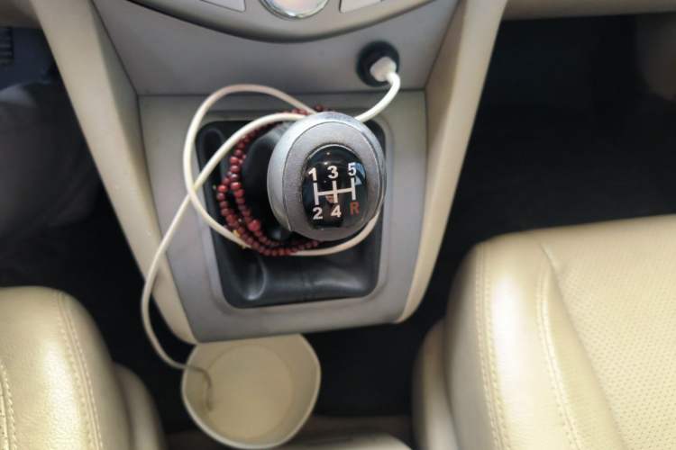 Used BYD S6 2011 2.0L Manual Luxury Version Gear Lever