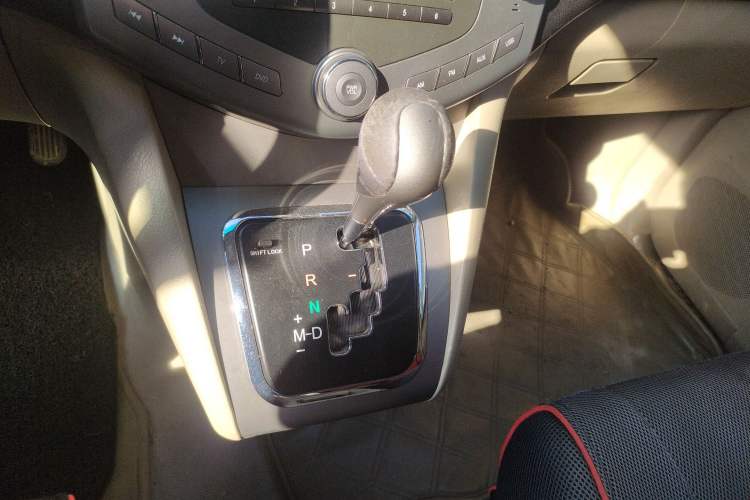Used BYD S6 2011 2.4L Automatic Luxury Edition Gear Lever