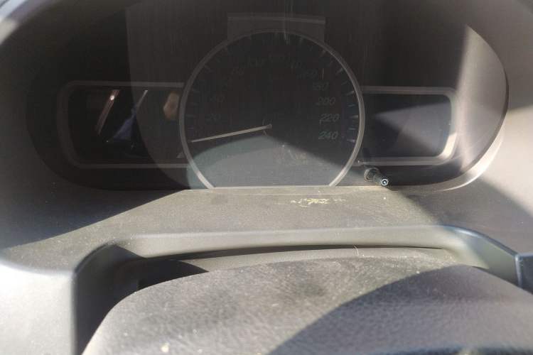 Used BYD S6 2011 2.4L Automatic Luxury Edition Odometer Close Up