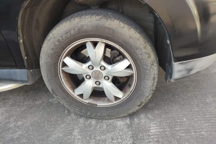 Used BYD S6 2011 2.0L Manual Luxury Edition Right Front Wheel Hub