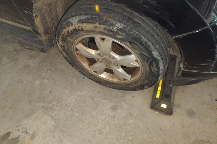 Used BYD S6 2011 2.0L Manual Luxury Version Right Front Wheel Hub